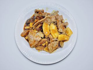 R32. Manzo, funghi e bambù