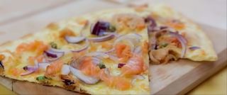 Pizza piatto un salmone Tropea