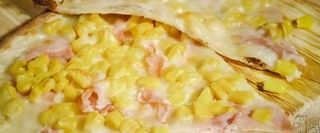 Pizza piatto cotto e mais