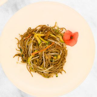 25. Soba con frutti di mare e verdure