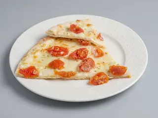 Pizza piatto pomodorini pachino