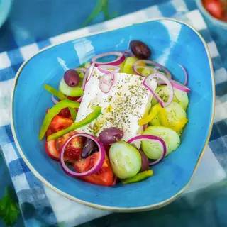 Choriatiki salata