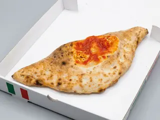 Calzone napoletano