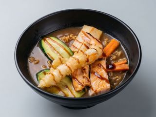 327 Ramen in brodo con pesce
