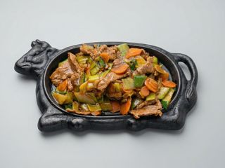 352 Vitello alla piastra con verdure