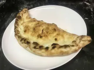 Calzone 4 formaggi