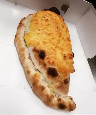 Calzone napoletano
