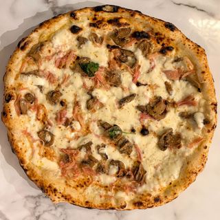 Prosciutto e Funghi + bevanda