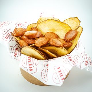 Chips con würstel