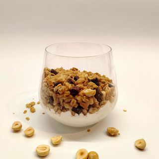Yogurt greco e granola 