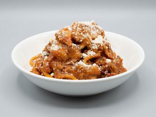 Spaghettoni all'amatriciana di cavallo