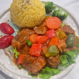 52. Roast beef di manzo servito con riso profumato