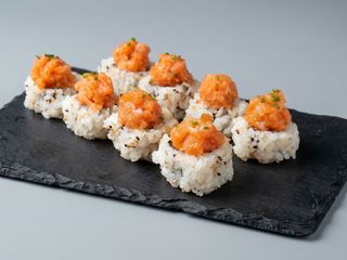 Ura spicy salmon