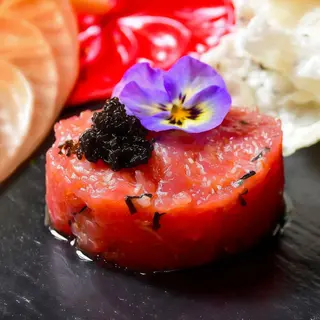 Spyci tuna tartare