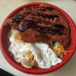 520.ramen in brodo con pollo fritto