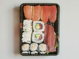 100a sushi tonno