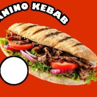 Panino kebab con carne di vitello incluse patatine