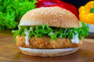 Crunchy chicken burger menú