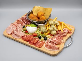 Tagliere é Pullecenella