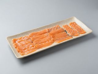 60.Carpaccio di salmone 10 pezzi