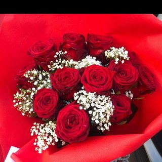 Bouquet con rose rosse