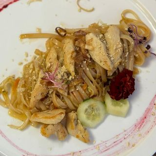 Pad Thai con pollo