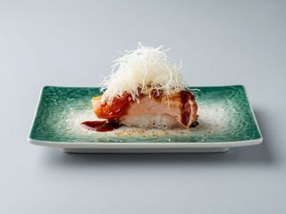 129 Nigiri salmone scottato bianco 2 Pz