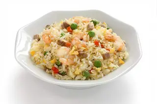 Riso saltato con frutti di mare