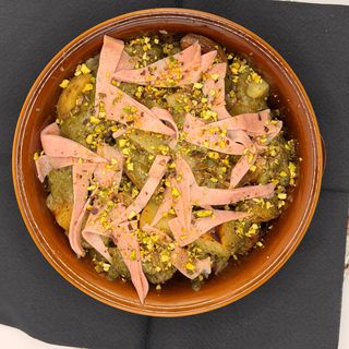 Patate al forno con pistacchio e mortadella