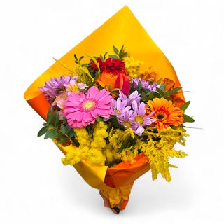 Bouquet di fiori e mimosa