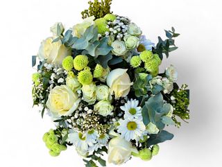 Mixed white and green flowers