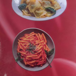 128 Spaghetti al pomodoro