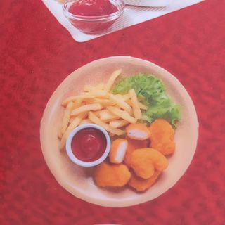 65 Menu kid nuggets con patate