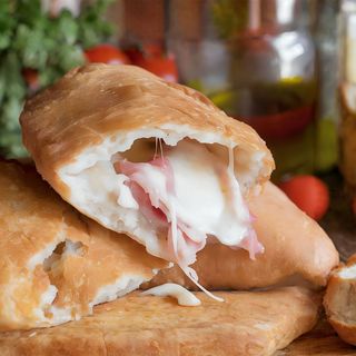 Panzerotto con prosciutto