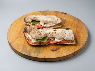 Panuozzo caprese