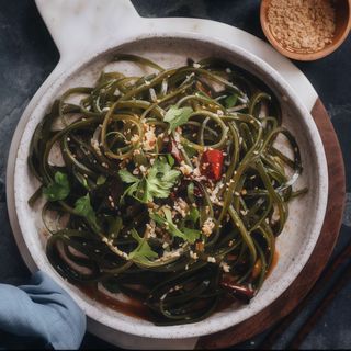 Insalata di alghe in salsa rossa piccante