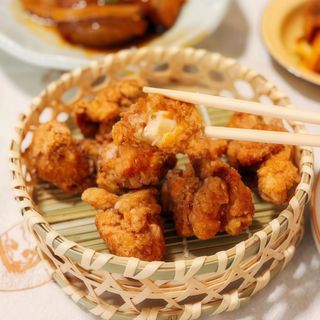 Bocconcino di pollo fritto speziato con aglio