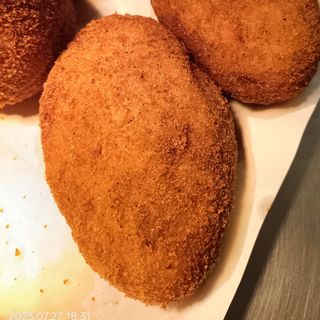 Arancinu scamorza e speck