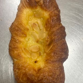 Treccia Crema e Mandorle