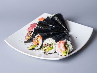 Temaki spacy sake - 1 pezzo