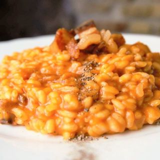 Risotto con cipolla rossa caramellata, aceto balsamico e grana