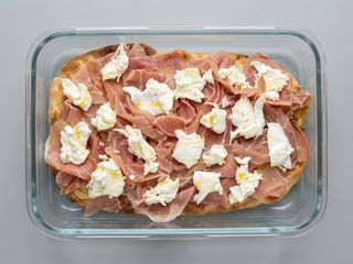 Focaccia crudo e burrata