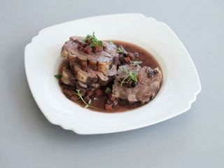 Anatra brasata in salsa di sesamo e soia
