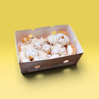 Gnocchetti fritti dolci con cioccolato bianco 