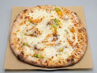Fiori di zucca e alici tonda