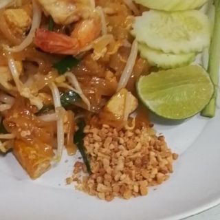 75 Pad Thai con la pancetta di maiale fritta