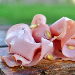 VIENNA---MORTADELLA / GORGONZOLA DOP / OLIVE PICCANTINE 