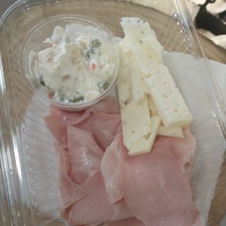 PECHINO---PROSCIUTTO COTTO / ASIAGO / INSALATA RUSSA