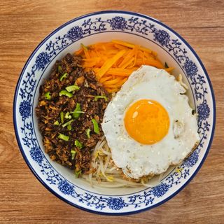 Bibimbap pancetta brasata