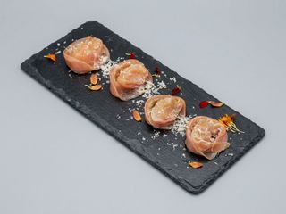 DIMSUM MANZO CON PARMIGIANO